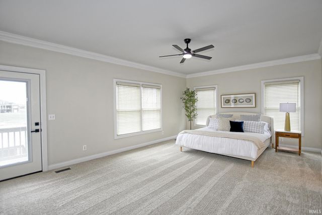 2122 Lakes Edge Drive, Newburgh, IN 47630