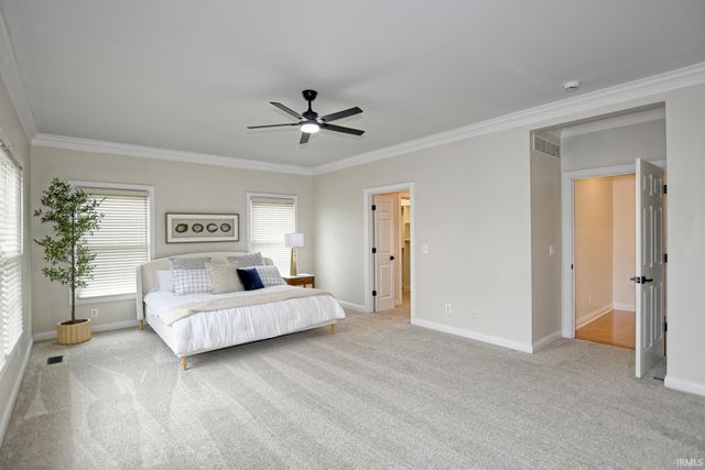 2122 Lakes Edge Drive, Newburgh, IN 47630