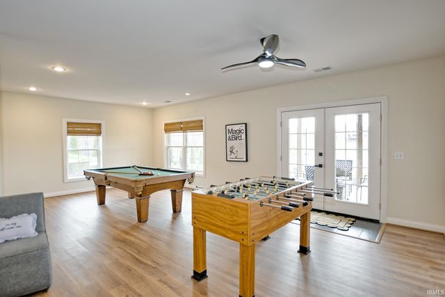 2122 Lakes Edge Drive, Newburgh, IN 47630