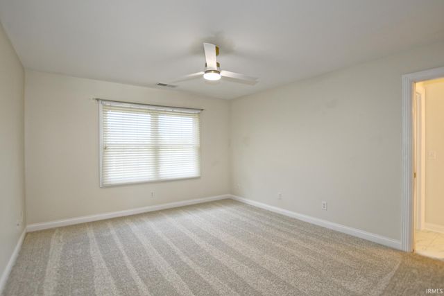 2122 Lakes Edge Drive, Newburgh, IN 47630