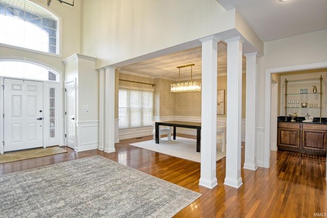 2122 Lakes Edge Drive, Newburgh, IN 47630