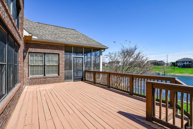 2122 Lakes Edge Drive, Newburgh, IN 47630