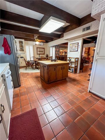 1427 E Cr 418, Premont, TX 78375