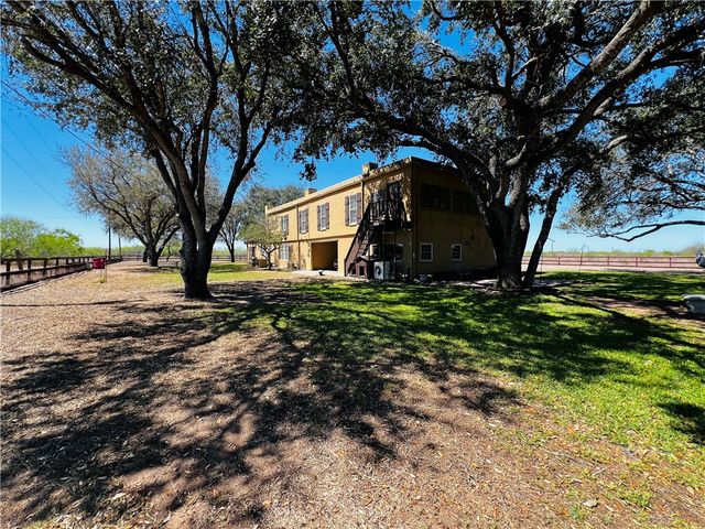 1427 E Cr 418, Premont, TX 78375