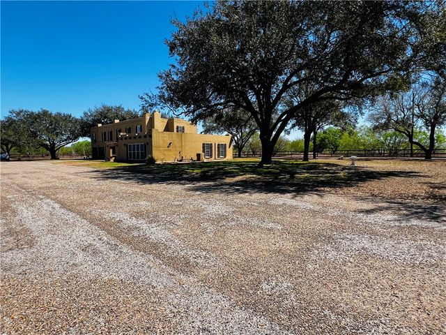 1427 E Cr 418, Premont, TX 78375