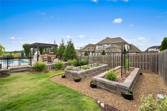 8002 W Dorchester Street, Rogers, AR 72758