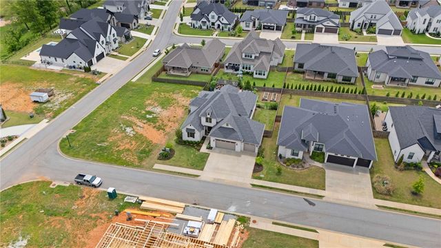 8002 W Dorchester Street, Rogers, AR 72758