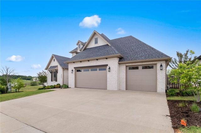8002 W Dorchester Street, Rogers, AR 72758