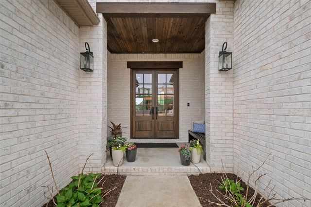 8002 W Dorchester Street, Rogers, AR 72758