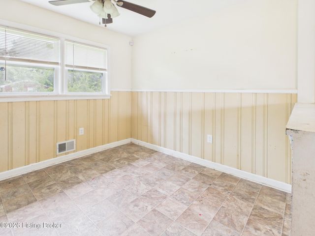 2404 Farnsley Rd, Louisville, KY 40216