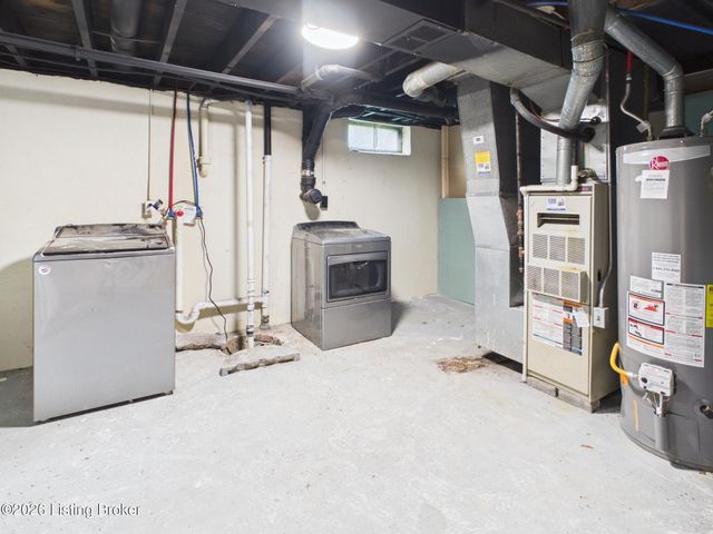 2404 Farnsley Rd, Louisville, KY 40216
