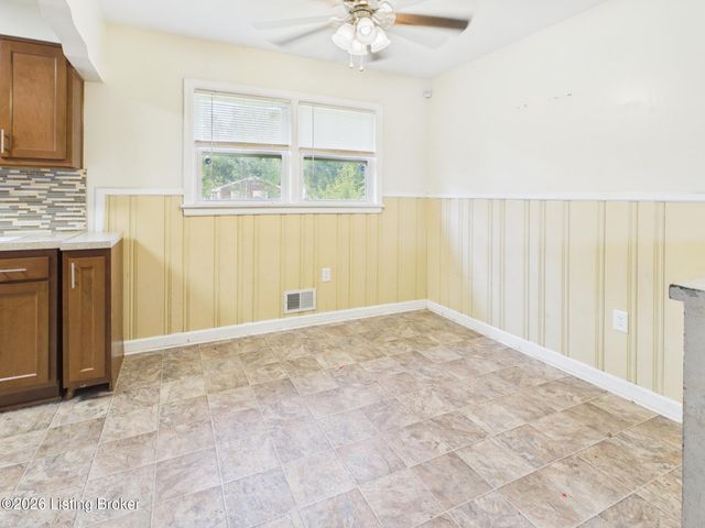 2404 Farnsley Rd, Louisville, KY 40216