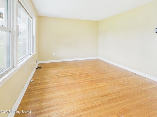 2404 Farnsley Rd, Louisville, KY 40216