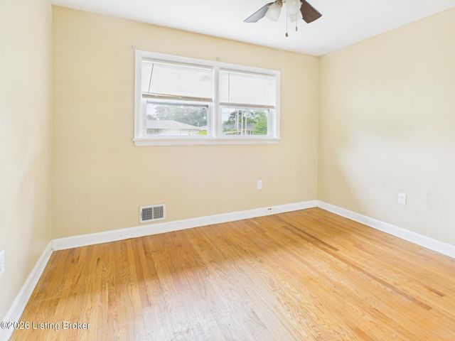 2404 Farnsley Rd, Louisville, KY 40216
