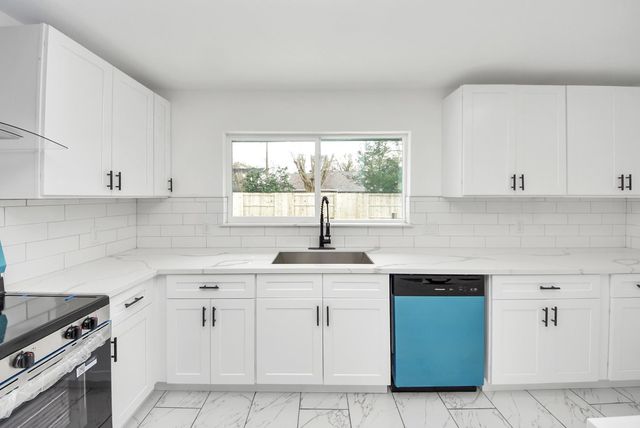 1418 San Sebastian Lane, Nassau Bay, TX 77058