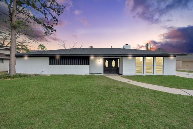 1418 San Sebastian Lane, Nassau Bay, TX 77058