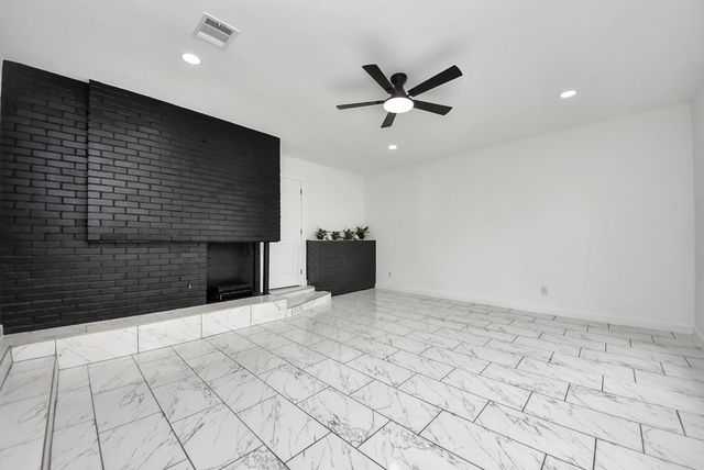 1418 San Sebastian Lane, Nassau Bay, TX 77058