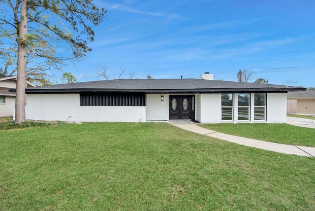 1418 San Sebastian Lane, Nassau Bay, TX 77058