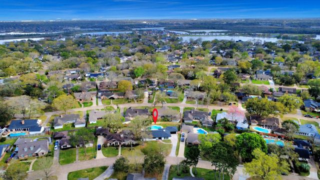 1418 San Sebastian Lane, Nassau Bay, TX 77058
