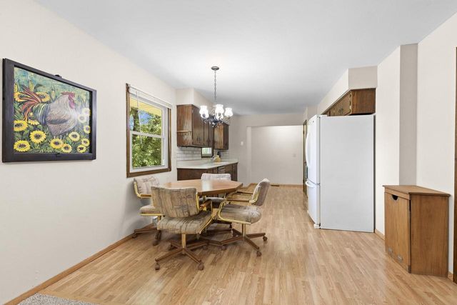 W230S5930 Molla DRIVE, Waukesha, WI 53189