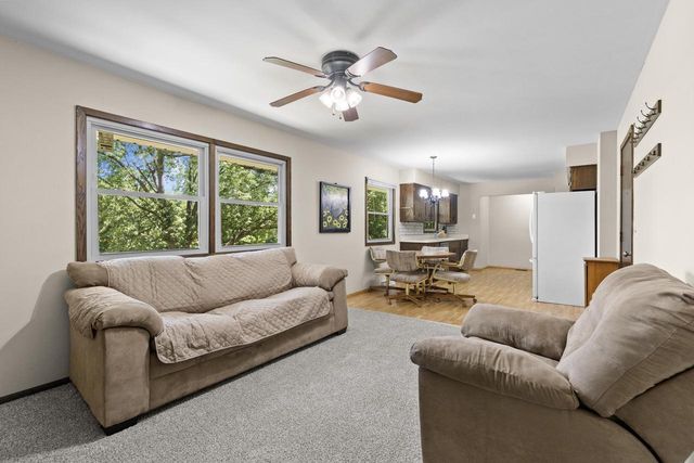 W230S5930 Molla DRIVE, Waukesha, WI 53189