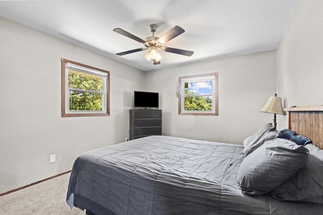 W230S5930 Molla DRIVE, Waukesha, WI 53189