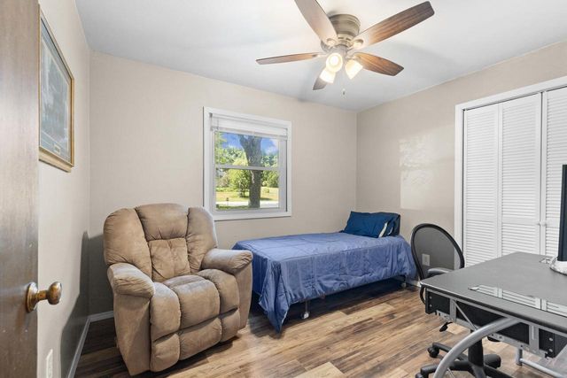 W230S5930 Molla DRIVE, Waukesha, WI 53189