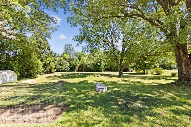 W230S5930 Molla DRIVE, Waukesha, WI 53189