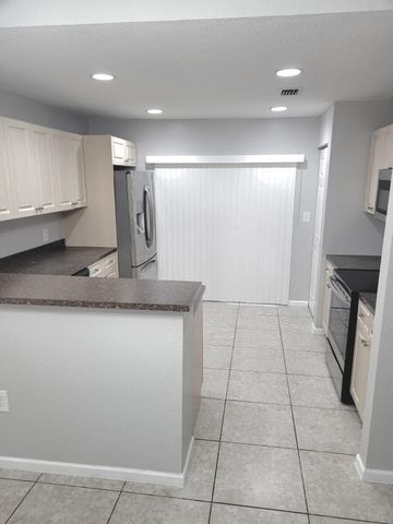524 Southridge Road, Delray Beach, FL 33444