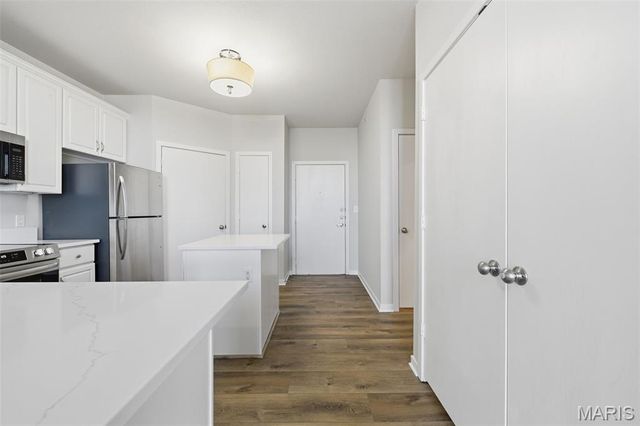 200 S Kirkwood Road 308, Kirkwood, MO 63122