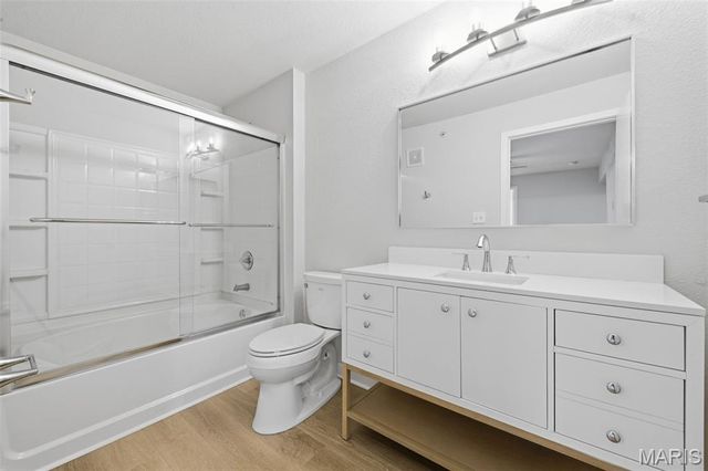 200 S Kirkwood Road 308, Kirkwood, MO 63122