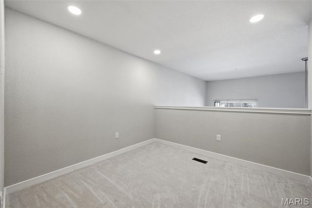 200 S Kirkwood Road 308, Kirkwood, MO 63122