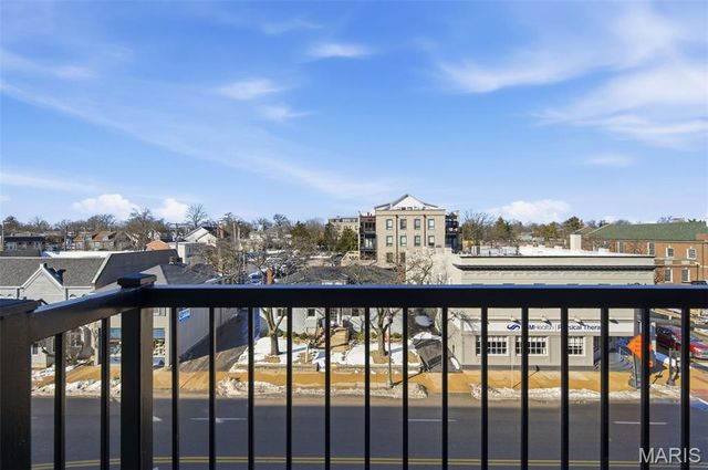 200 S Kirkwood Road 308, Kirkwood, MO 63122