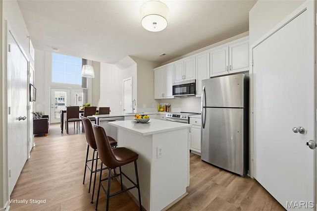 200 S Kirkwood Road 308, Kirkwood, MO 63122