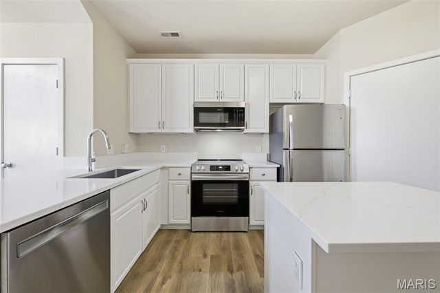 200 S Kirkwood Road 308, Kirkwood, MO 63122