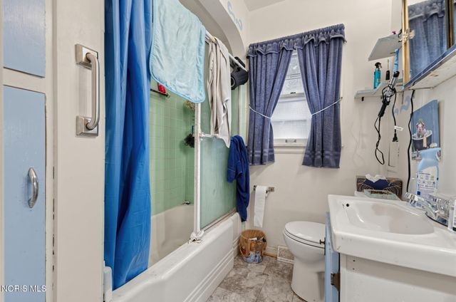 3702 Kershaw Avenue, Toledo, OH 43613