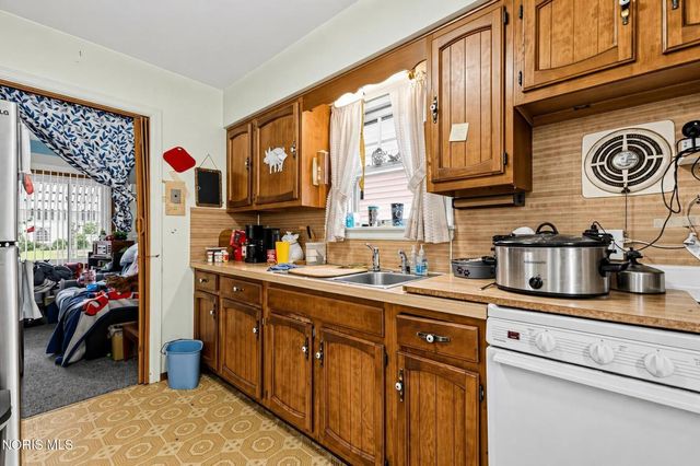 3702 Kershaw Avenue, Toledo, OH 43613