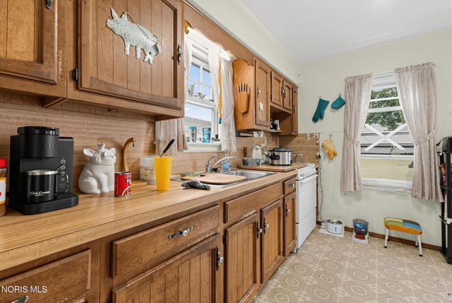 3702 Kershaw Avenue, Toledo, OH 43613