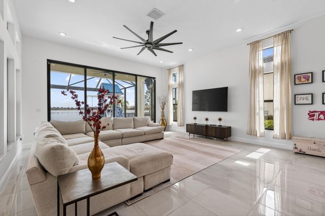 8550 W Parkland Bay Trail, Parkland, FL 33076