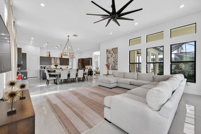 8550 W Parkland Bay Trail, Parkland, FL 33076