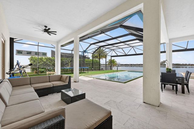 8550 W Parkland Bay Trail, Parkland, FL 33076