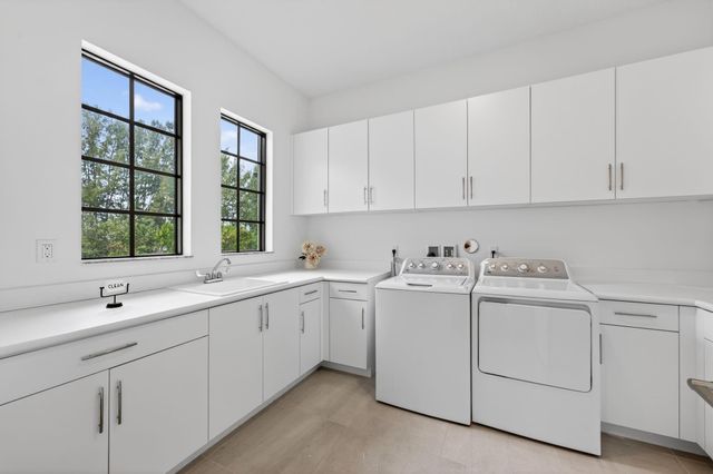 8550 W Parkland Bay Trail, Parkland, FL 33076