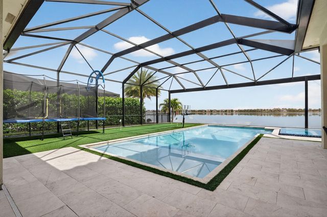 8550 W Parkland Bay Trail, Parkland, FL 33076