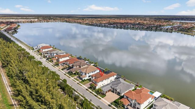 8550 W Parkland Bay Trail, Parkland, FL 33076