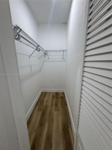 4028 SW 11th St MADRID, Miami, FL 33134