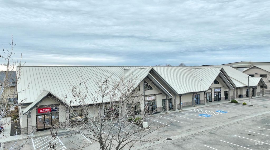 1045 S Ancona Ave, Eagle, ID 83616 photo 2