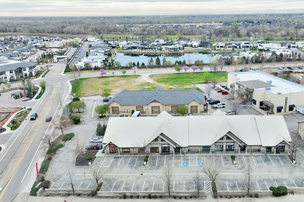 1045 S Ancona Ave, Eagle, ID 83616 photo 8