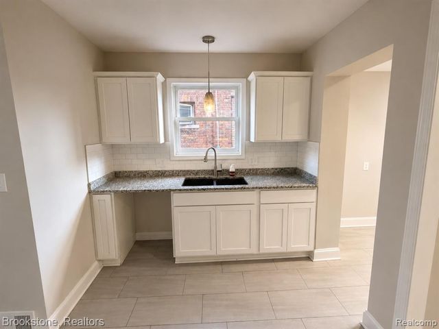 5745 Grayton Street, Detroit, MI 48224