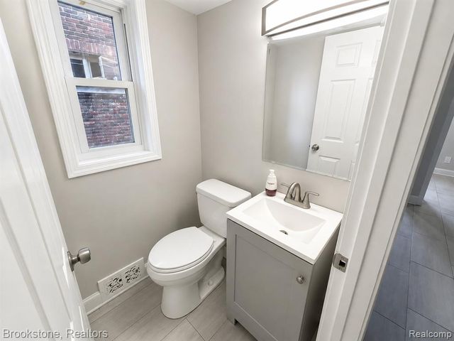 5745 Grayton Street, Detroit, MI 48224
