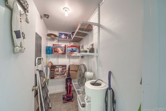 1108 Pebble Beach Dr NW, Lakehills, TX 78063